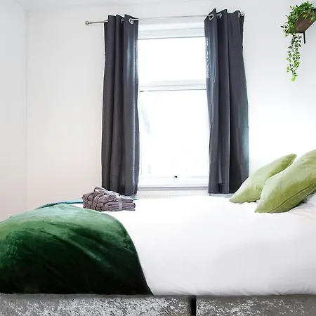 Stylish And Spacious 3-bed House In With Free Wifi By Amazing Spaces Relocations Ltd Barrow-in-Furness