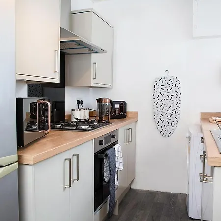 Dom wakacyjny Stylish And Spacious 3-bed House In With Free Wifi By Amazing Spaces Relocations Ltd *