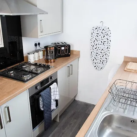 Holiday home Stylish And Spacious 3-bed House In With Free Wifi By Amazing Spaces Relocations Ltd
